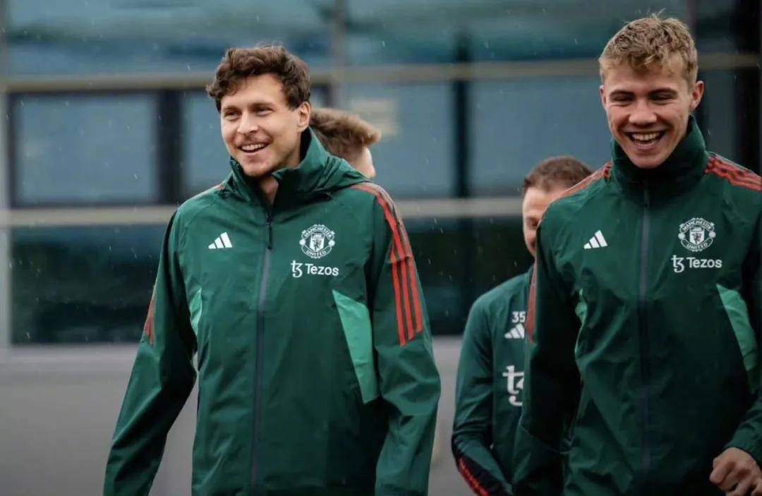 包含勒沃库森内部会议纪要流出:加时末段官宣签约,足总杯使命明确,纪律约束更严格的词条 包含勒沃库森内部会议纪要流出:加时末段官宣签约,足总杯使命明确,纪律约束更严格的词条