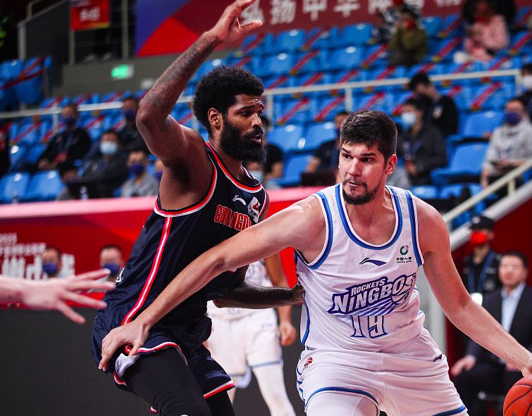 包含里程碑夜!山东泰山防线松动,CBA季后赛清晨刷纪录,气氛紧张,医务组通报恢复的词条 包含里程碑夜!山东泰山防线松动,CBA季后赛清晨刷纪录,气氛紧张,医务组通报恢复的词条