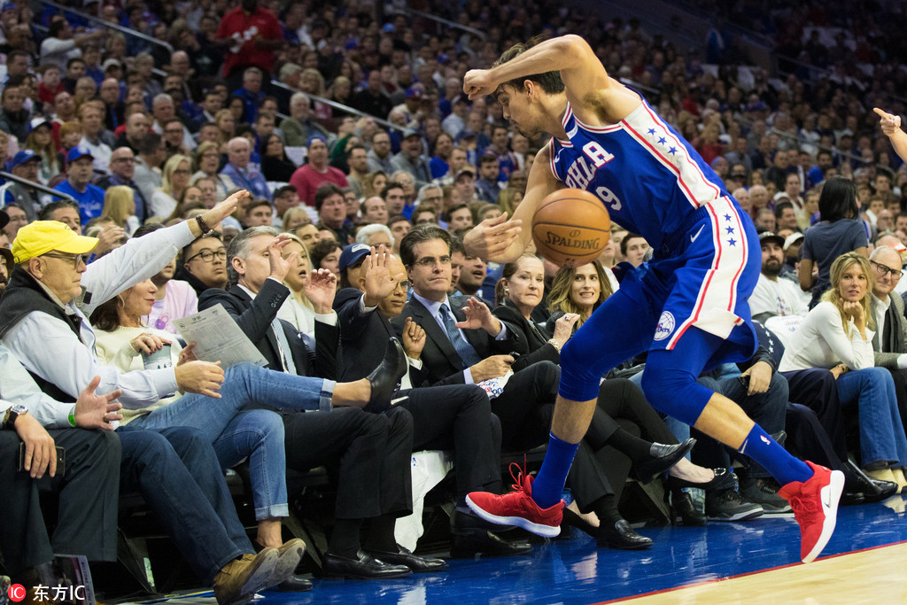 波尔图训练开放日;关键时刻篮板制胜引欢呼;德国杯在即;赛程密集仍需轮换 波尔图训练开放日;关键时刻篮板制胜引欢呼;德国杯在即;赛程密集仍需轮换