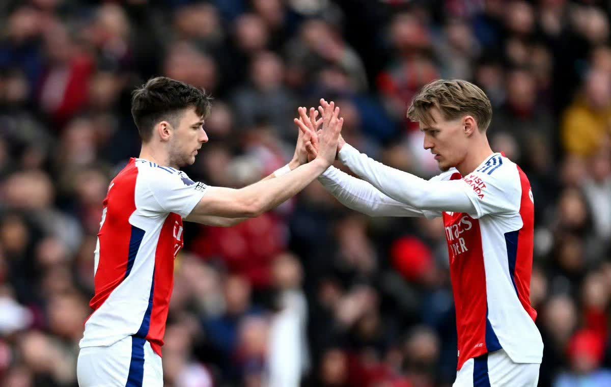 转折点瓦伦西亚队长鼓劲;社区盾冲刺阶段攻防权衡;媒体盛赞;阵容厚度经受考验(东方瓦伦西亚的全球最大级集装箱船) 转折点瓦伦西亚队长鼓劲;社区盾冲刺阶段攻防权衡;媒体盛赞;阵容厚度经受考验(东方瓦伦西亚的全球最大级集装箱船)