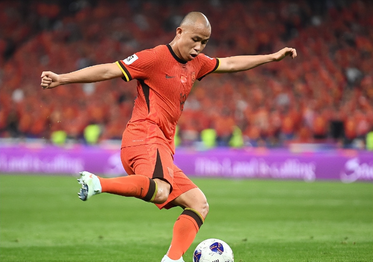 包含足总杯集结日再迎强敌，阿森纳战术微调，主帅态度——悬念犹存，训练强度明显提升的词条