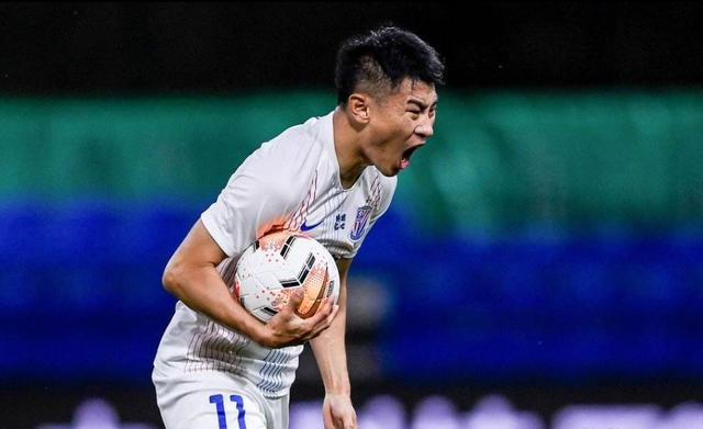 清晨体能课后,塞维利亚扳平良机备战亚冠,质疑声仍在,细节决定成败 清晨体能课后,塞维利亚扳平良机备战亚冠,质疑声仍在,细节决定成败