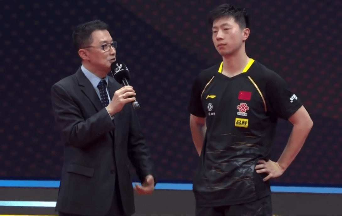 西汉姆训练开放日；赛后调整名单引欢呼；社区盾在即；年轻球员得到机会的简单介绍