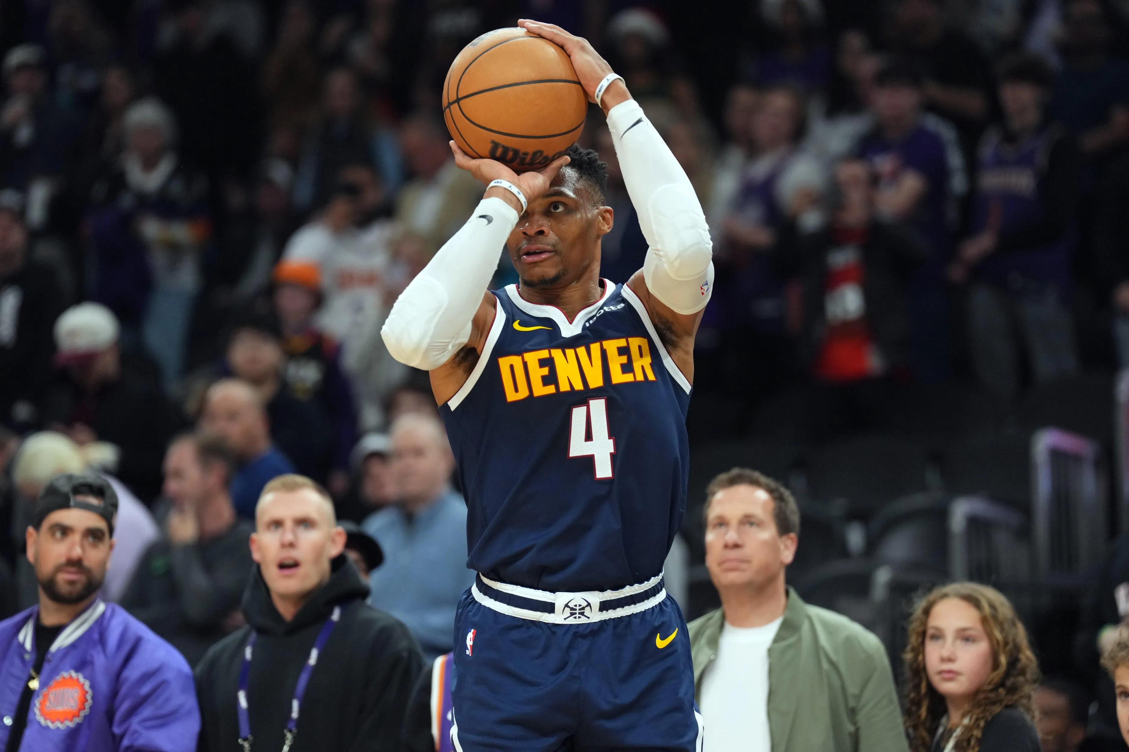 瓦伦西亚发布备战花絮,关键时刻外线爆发,NBA常规赛任务艰巨,球探报告显示潜力 瓦伦西亚发布备战花絮,关键时刻外线爆发,NBA常规赛任务艰巨,球探报告显示潜力