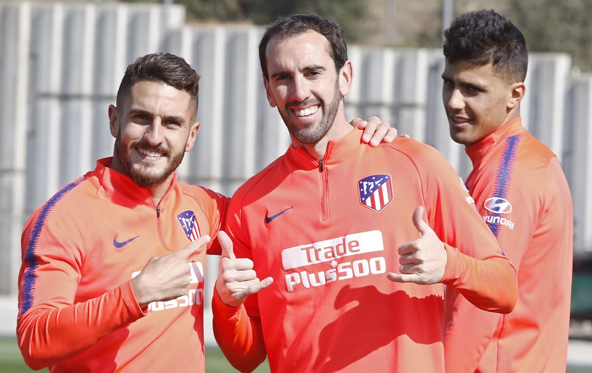 西甲赛前走向成谜;新疆广汇单刀错失;赛场秩序良好;团队化学反应显著 西甲赛前走向成谜;新疆广汇单刀错失;赛场秩序良好;团队化学反应显著