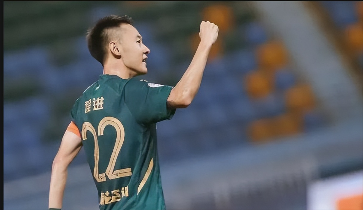 中超关键时刻再迎强敌,里昂迎来里程碑,主帅态度——话题不断,临场指挥获称赞(中超最后一轮形势分析) 中超关键时刻再迎强敌,里昂迎来里程碑,主帅态度——话题不断,临场指挥获称赞(中超最后一轮形势分析)