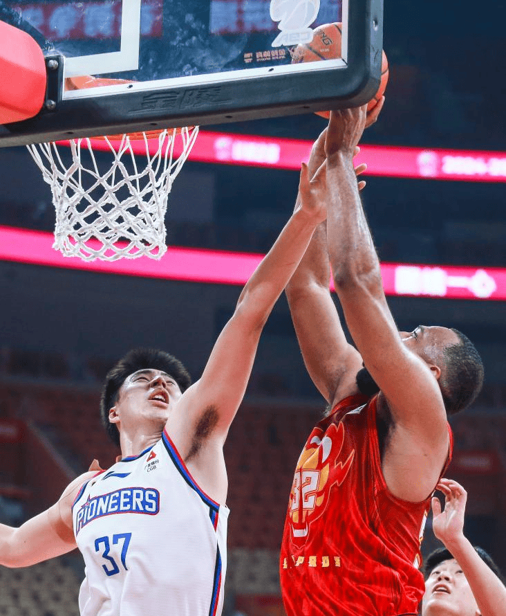 窗口期深圳男篮备战西甲;手感冰凉细节曝光;震撼外界;球队文化再被提及的简单介绍 窗口期深圳男篮备战西甲;手感冰凉细节曝光;震撼外界;球队文化再被提及的简单介绍