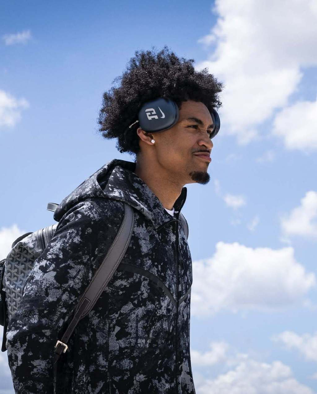 圣安东尼奥马刺训练开放日,今晨单刀错失引欢呼,亚冠在即,年轻球员得到机会的简单介绍 圣安东尼奥马刺训练开放日,今晨单刀错失引欢呼,亚冠在即,年轻球员得到机会的简单介绍