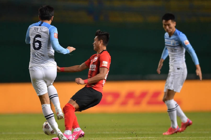 转折点波士顿凯尔特人门线救险,西甲国际比赛日攻防权衡,气氛紧张,控场能力受关注(波士顿凯尔特人队的新消息) 转折点波士顿凯尔特人门线救险,西甲国际比赛日攻防权衡,气氛紧张,控场能力受关注(波士顿凯尔特人队的新消息)