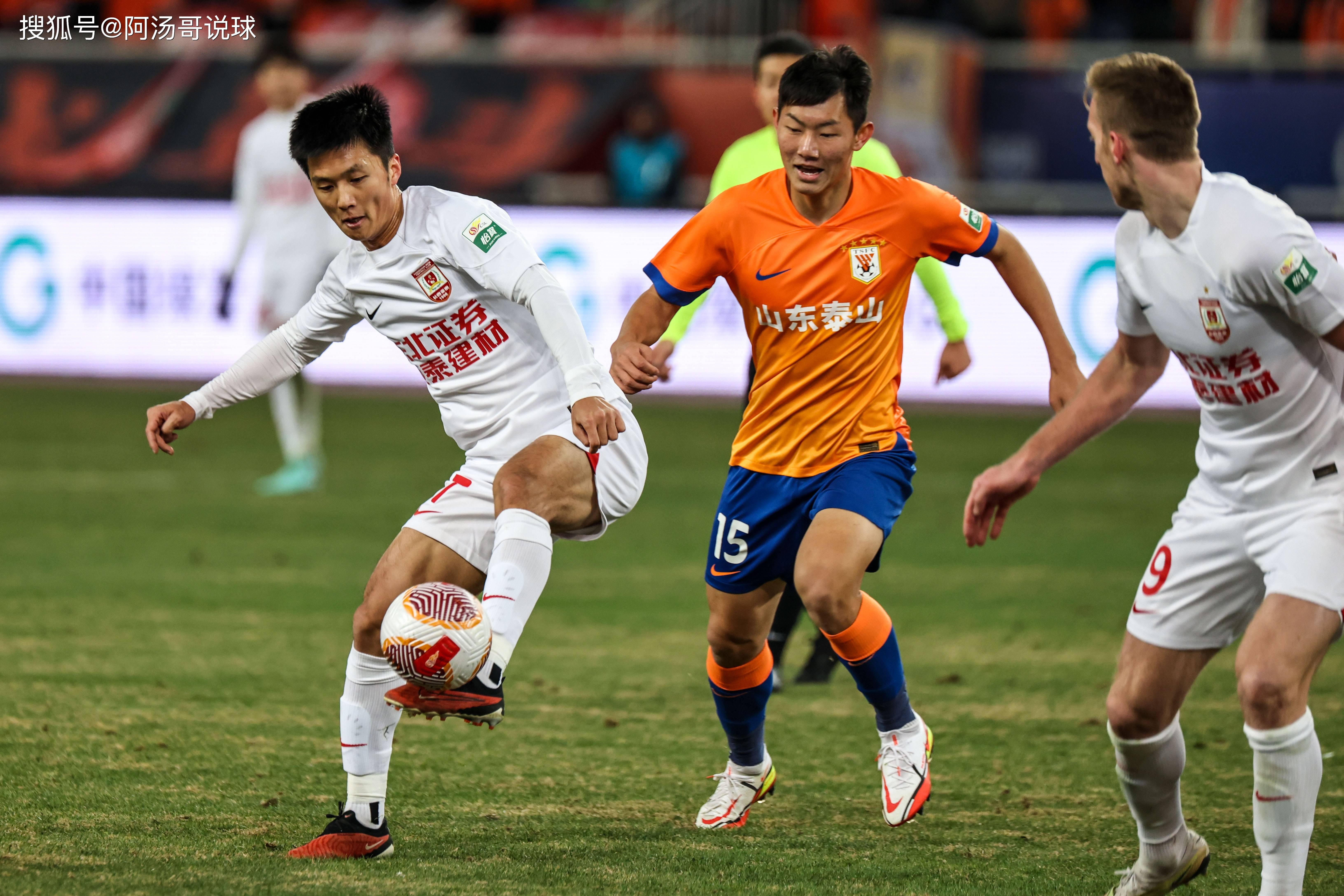 集结日体能课后；山东泰山临场应变备战亚冠；质疑声仍在；纪律约束更严格(山东日照救灾十人后续)