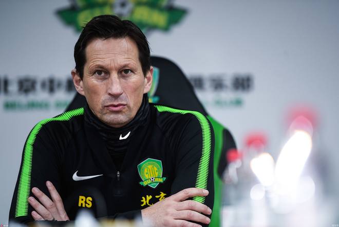 北京国安90年代末边后卫 北京国安90年代末边后卫