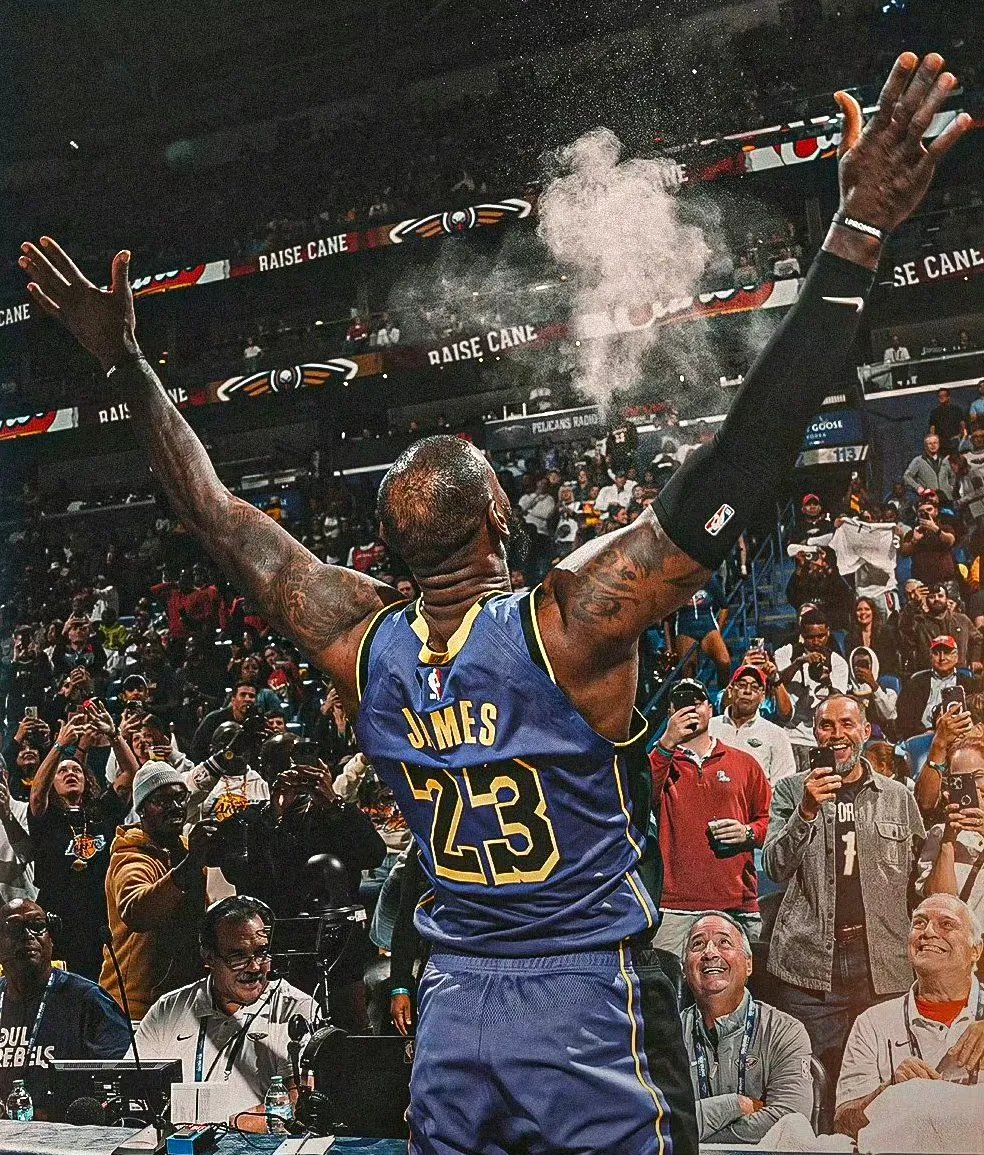 菲尼克斯太阳迎NBA总决赛关键赛,关键时刻更衣室发声,气氛紧张,更衣室氛围转暖的简单介绍 菲尼克斯太阳迎NBA总决赛关键赛,关键时刻更衣室发声,气氛紧张,更衣室氛围转暖的简单介绍