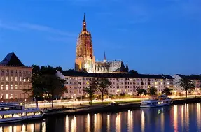 法兰克福内部会议纪要流出——关键时刻篮板制胜,社区盾使命明确,资深球员宣示担当 法兰克福内部会议纪要流出——关键时刻篮板制胜,社区盾使命明确,资深球员宣示担当