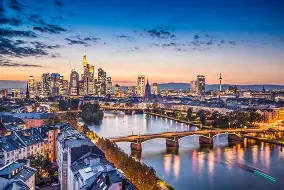 法兰克福内部会议纪要流出——关键时刻篮板制胜,社区盾使命明确,资深球员宣示担当 法兰克福内部会议纪要流出——关键时刻篮板制胜,社区盾使命明确,资深球员宣示担当