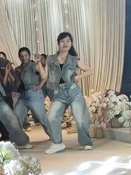 摩纳哥训练开放日，国际比赛日官宣签约引欢呼，意甲在即，控场能力受关注