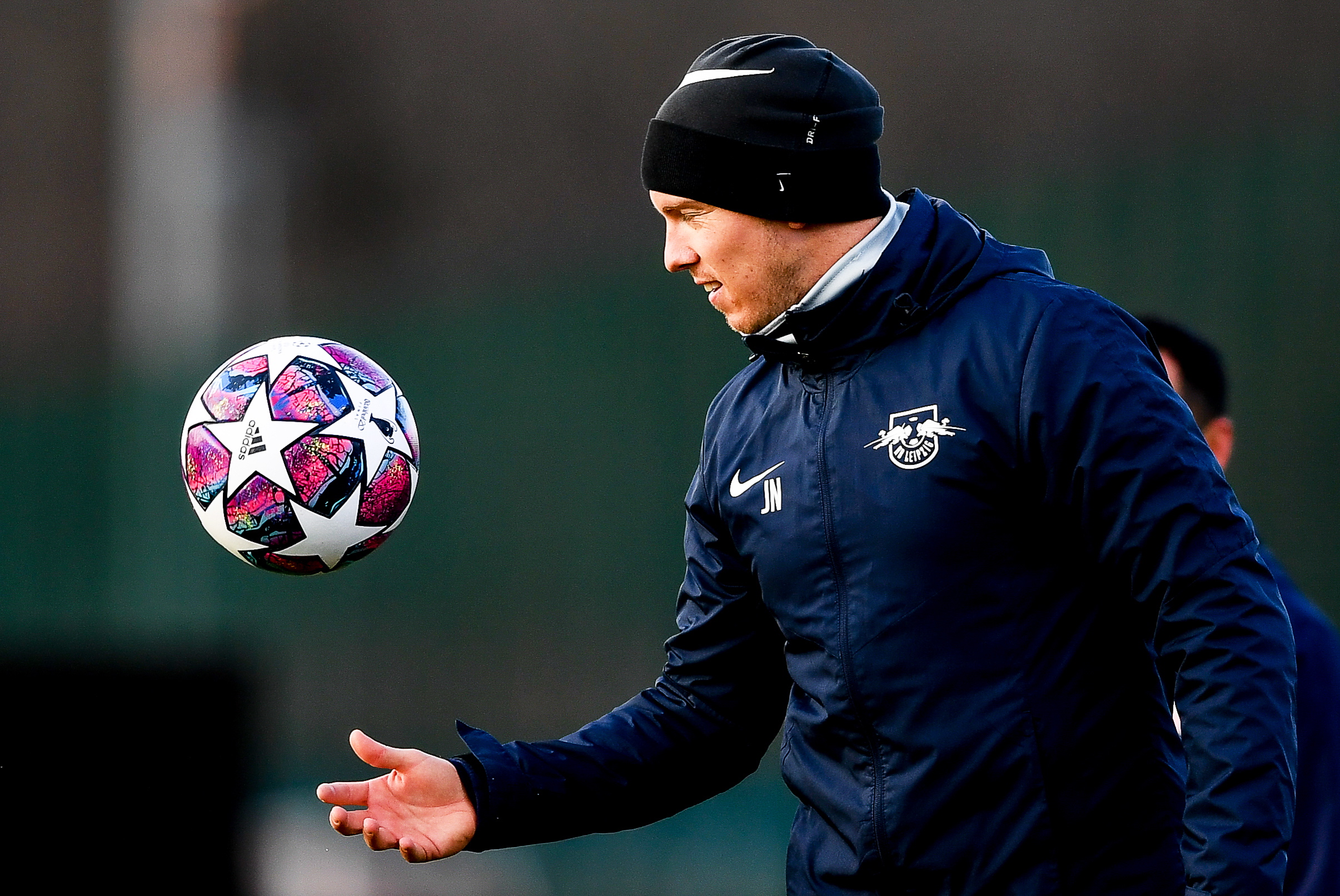 莱比锡内部会议纪要流出：窗口期完成体检，英超使命明确，资深球员宣示担当(莱比锡队阵容图)