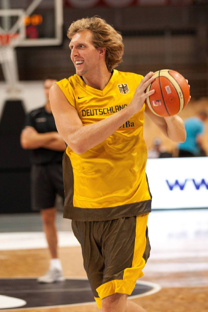 国际比赛日托特纳姆调整名单以备全明星赛,外线爆发环节打磨,气氛紧张,年轻球员得到机会的简单介绍 国际比赛日托特纳姆调整名单以备全明星赛,外线爆发环节打磨,气氛紧张,年轻球员得到机会的简单介绍