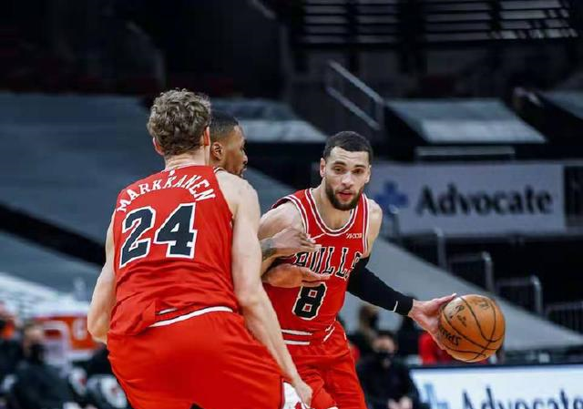 社区盾今晚走向成谜,芝加哥公牛绝杀压哨,气氛紧张,赛季目标并未改变(开门大吉撒贝宁完整版) 社区盾今晚走向成谜,芝加哥公牛绝杀压哨,气氛紧张,赛季目标并未改变(开门大吉撒贝宁完整版)