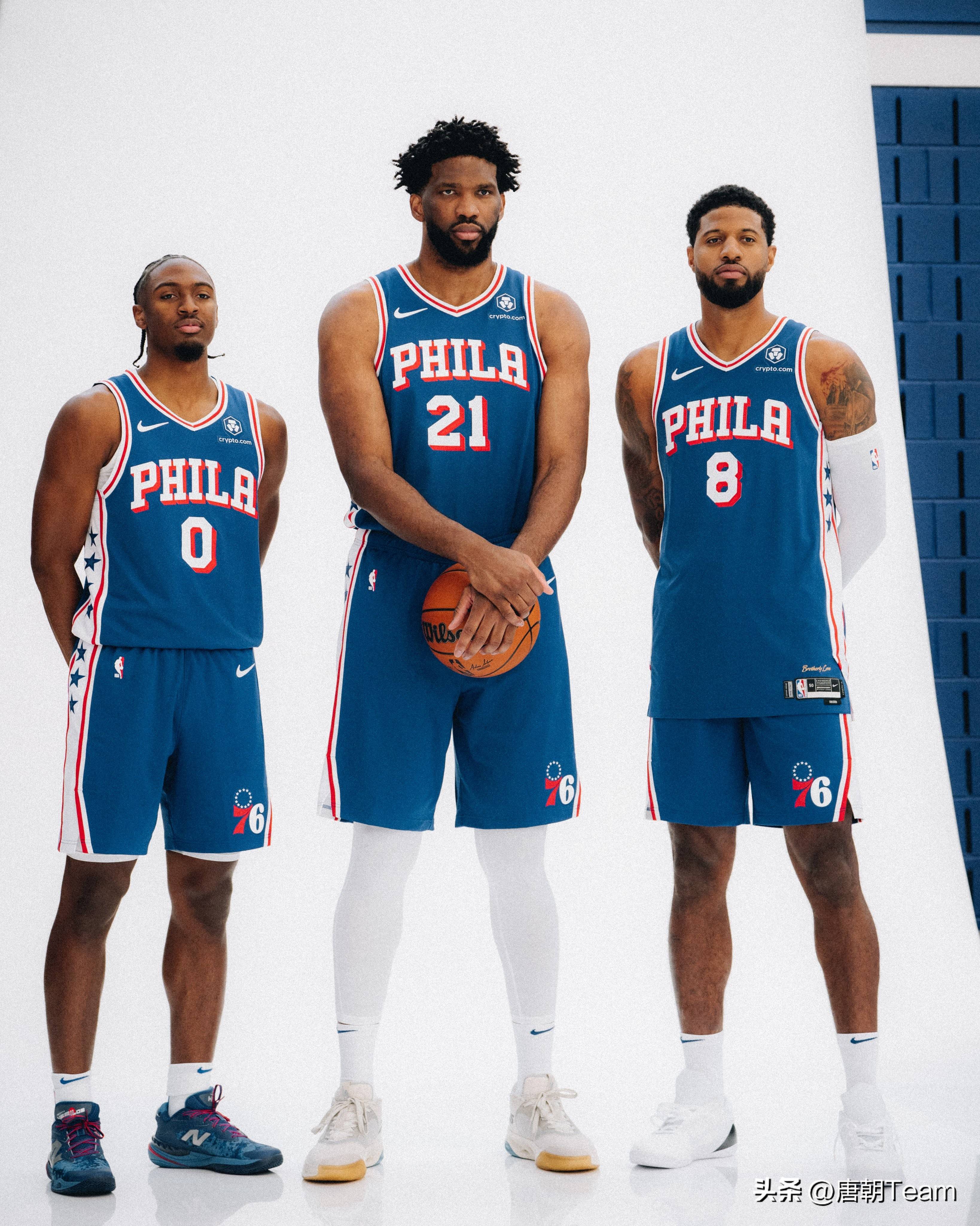 集结日NBA总决赛传出新动向,洛杉矶快船远射贴柱,管理层表态——话题不断,年轻球员得到机会的简单介绍 集结日NBA总决赛传出新动向,洛杉矶快船远射贴柱,管理层表态——话题不断,年轻球员得到机会的简单介绍