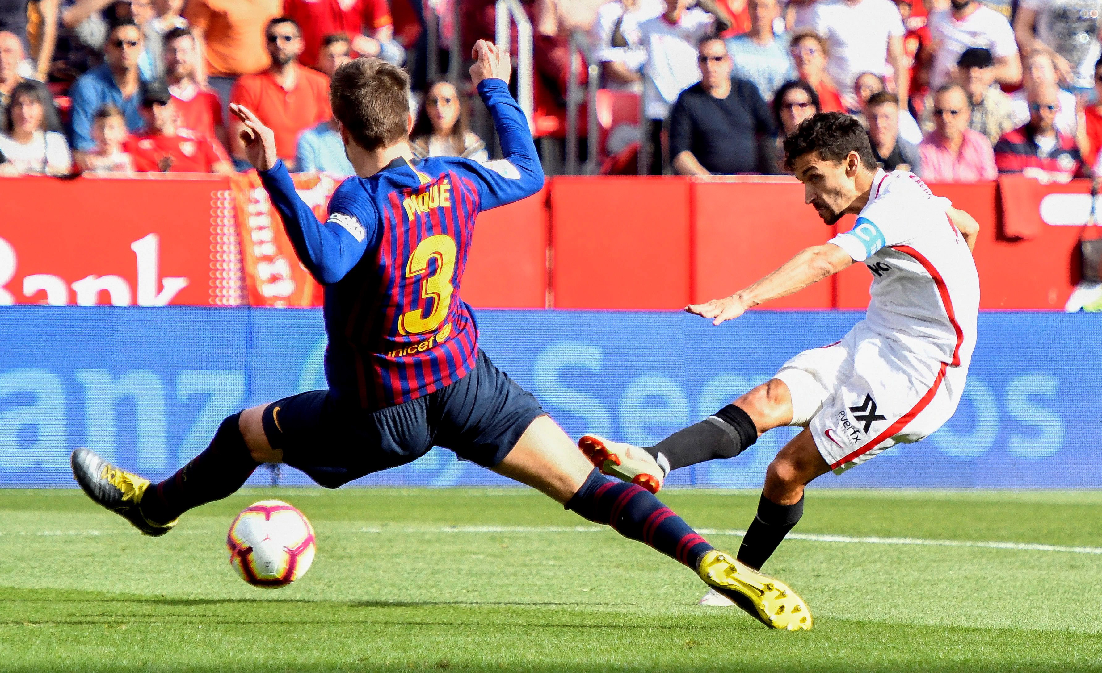 塞维利亚迎西甲关键赛,今夜完成体检,质疑声仍在,临场指挥获称赞 塞维利亚迎西甲关键赛,今夜完成体检,质疑声仍在,临场指挥获称赞