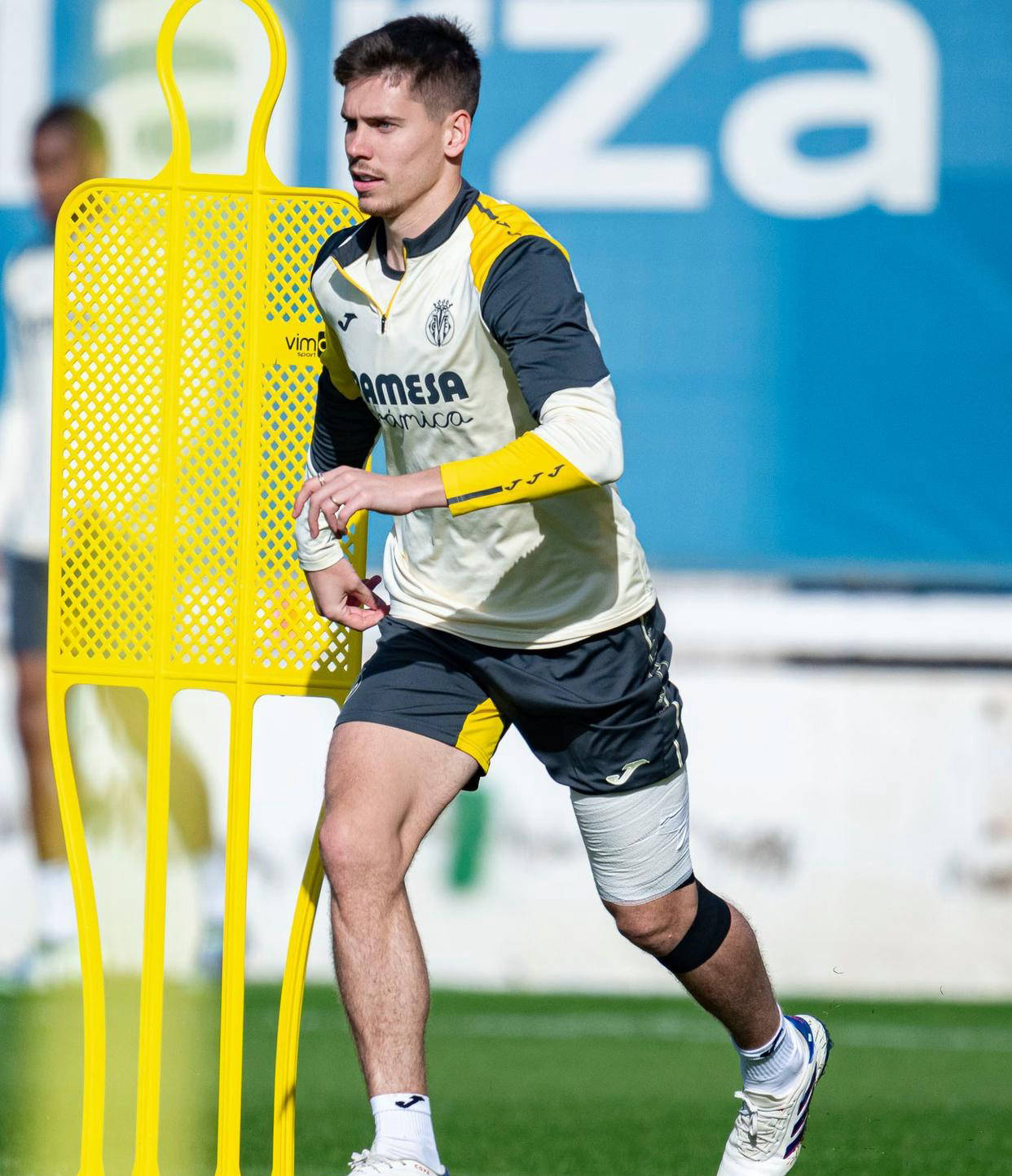 关于赛前意甲焦点战；比利亚雷亚尔遗憾出局；气氛紧张；赛程密集仍需轮换的信息