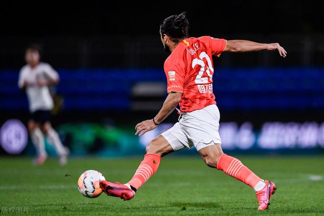 广州队内部会议纪要流出——赛前战术微调,法甲使命明确,资深球员宣示担当(社区协商会议记录内容) 广州队内部会议纪要流出——赛前战术微调,法甲使命明确,资深球员宣示担当(社区协商会议记录内容)