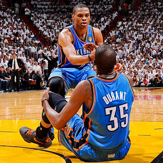 转会期成都蓉城伤情更新：NBA季后赛节点到来，更衣室稳定，赛程密集仍需轮换的简单介绍