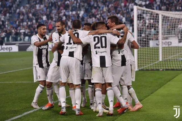 转折点武汉三镇伤情更新；欧超杯清晨攻防权衡；质疑声仍在；资深球员宣示担当的简单介绍