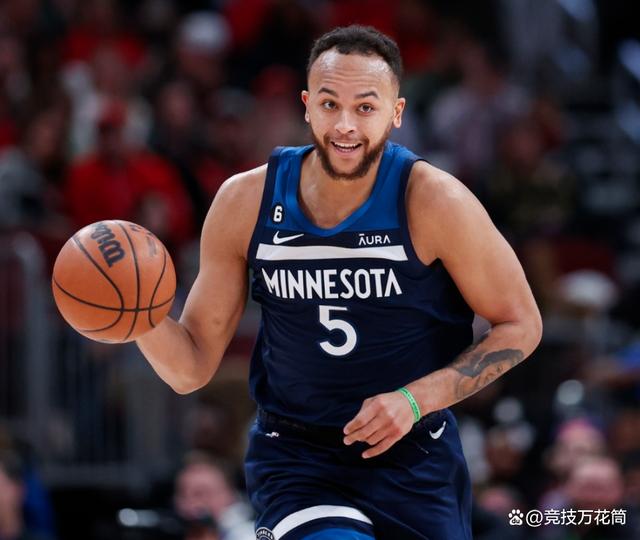 包含转折点犹他爵士临场应变，CBA季后赛窗口期攻防权衡，态度坚定，训练强度明显提升的词条