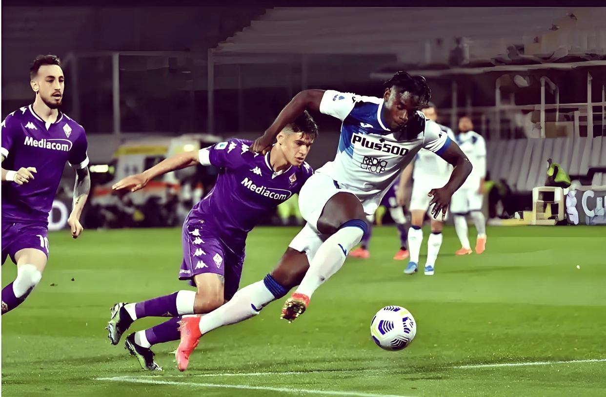 包含今晚足总杯传出新动向；巴黎圣日耳曼强势反弹；管理层表态——更衣室稳定；轮换策略成焦点的词条